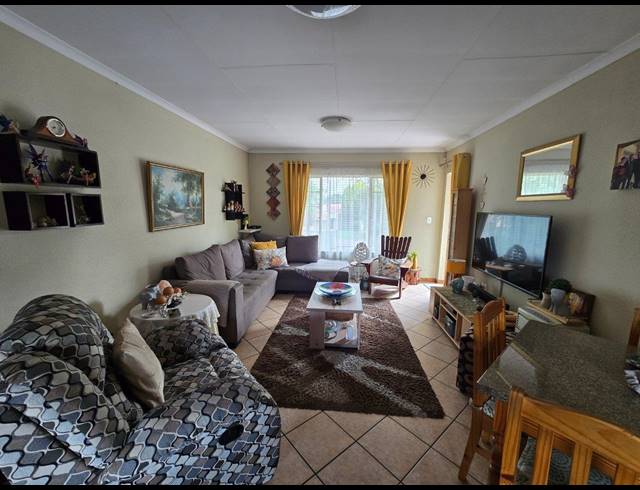 2 BEDROOM TOWNHOUSE FOR SALE IN ELANDSPARK